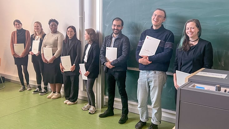 Gruppenbild der Absolventinnen und Absolventen